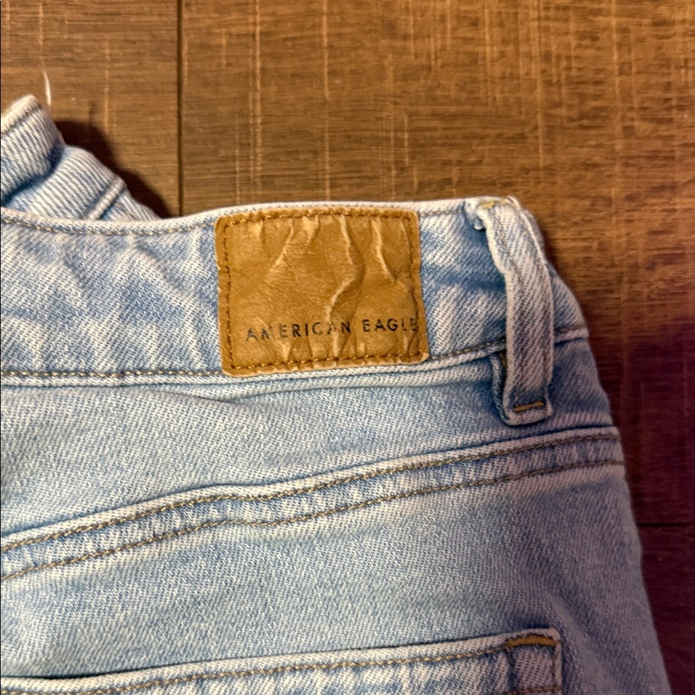 American Eagle Outfitters Light Wash Straight Leg Jeans - Picture 5 of 5